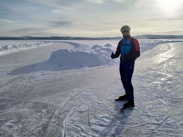 Schaatsen op het Runn-meer in Zweden