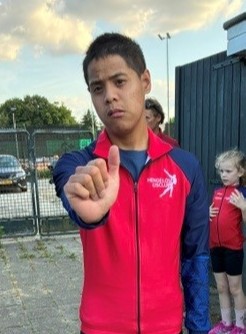 G-toppers krijgen nieuwe schaatsjasjes van Apollo Vredestein